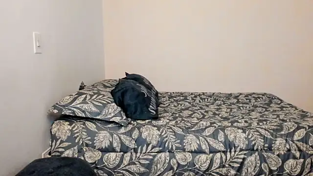 Snapshot of nina_pons chatting on 11/19/25, 07:36 nina pons online show from 11/19/25, 07:36