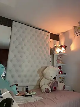 Snapshot of ZarahEvans chatting on 02/12/25, 11:20 ZarahEvans online show from 02/12/25, 11:20