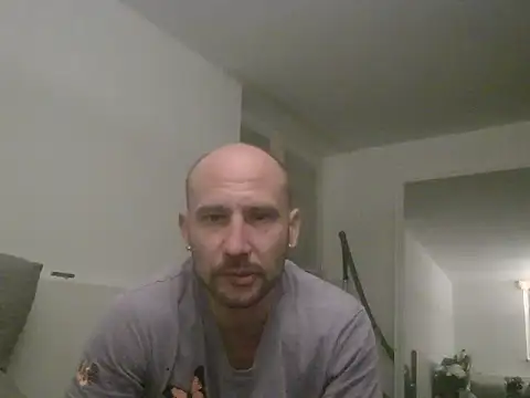 Snapshot of Smileboy698 chatting on 03/16/26, 01:33 Smileboy698 online show from 03/16/26, 01:33