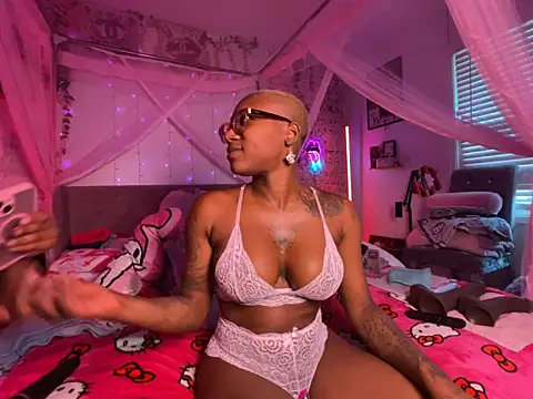 VixenCapri online show from 04/29/26, 03:16