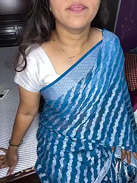 Snapshot of kannadatelugugirl chatting on 09/17/25, 03:19 kannadatelugugirl online show from 09/17/25, 03:19