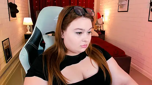 Snapshot of KimberlyMaran chatting on 01/10/25, 12:15 KimberlyMaran online show from 01/10/25, 12:15