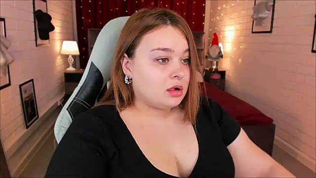 Snapshot of KimberlyMaran chatting on 02/07/25, 09:05 KimberlyMaran online show from 02/07/25, 09:05