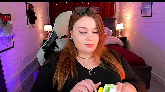 Snapshot of KimberlyMaran chatting on 03/12/25, 09:12 KimberlyMaran online show from 03/12/25, 09:12