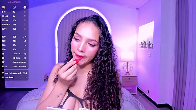 Snapshot of anahi_curlie1 chatting on 12/22/24, 07:44 anahi curlie1 online show from 12/22/24, 07:44