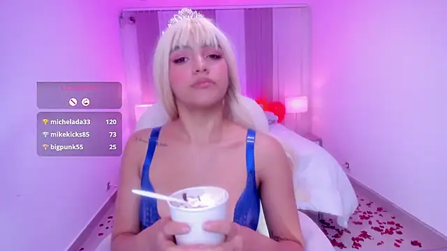 Snapshot of anahi_curlie1 chatting on 02/15/25, 08:00 anahi curlie1 online show from 02/15/25, 08:00