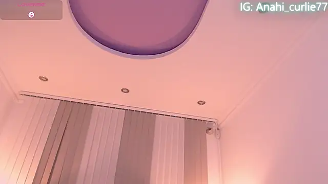 Snapshot of anahi_curlie1 chatting on 03/21/25, 09:45 anahi curlie1 online show from 03/21/25, 09:45