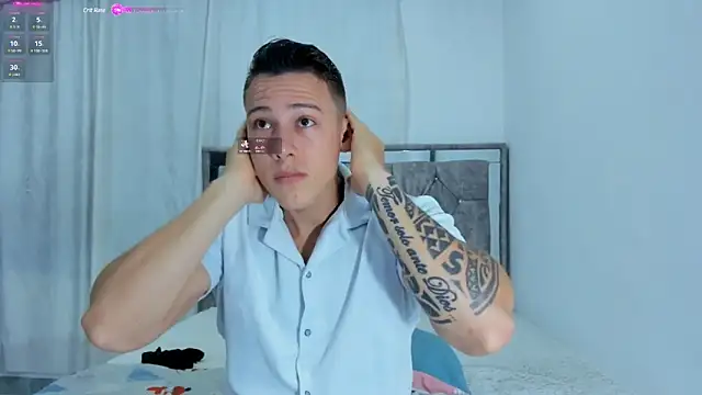 Snapshot of Muscle_King_Cum chatting on 01/21/25, 01:22 Muscle King Cum online show from 01/21/25, 01:22