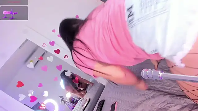 Hilary Smile  online show from 03/16/25, 08:00