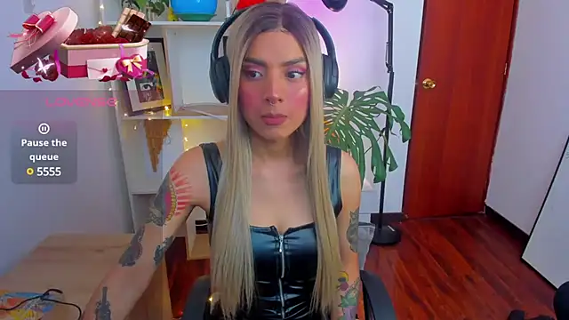 Yeriawaddell  online show from 01/06/25, 03:40