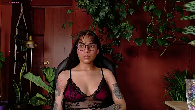 Snapshot of Yeriawaddell_ chatting on 05/16/26, 09:35 Yeriawaddell online show from 05/16/26, 09:35