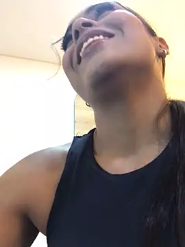 Snapshot of JuanaSimons chatting on 01/27/25, 10:27 JuanaSimons online show from 01/27/25, 10:27