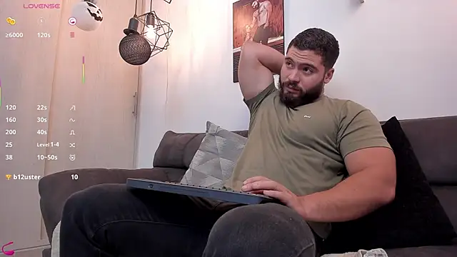 SebastianVilla  online show from 10/11/25, 09:13