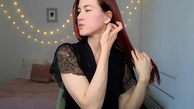 AliciaNewell online show from 04/28/26, 08:19