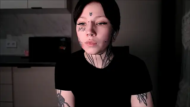 Snapshot of tradishka chatting on 01/17/25, 09:39 tradishka online show from 01/17/25, 09:39