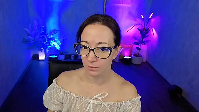 Snapshot of kimberlyray777 chatting on 10/08/25, 01:14 kimberlyray777 online show from 10/08/25, 01:14