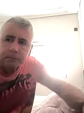 Snapshot of parejamlga58 chatting on 02/18/26, 02:13 parejamlga58 online show from 02/18/26, 02:13