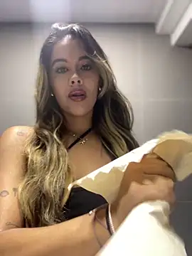 Snapshot of Emilia_Bakerr chatting on 02/08/25, 04:47 Emilia Bakerr online show from 02/08/25, 04:47