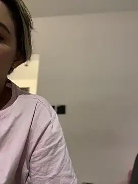 Snapshot of Emilia_Bakerr chatting on 02/20/25, 06:24 Emilia Bakerr online show from 02/20/25, 06:24