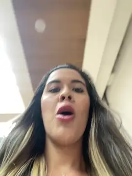 Snapshot of Emilia_Bakerr chatting on 03/05/25, 06:45 Emilia Bakerr online show from 03/05/25, 06:45