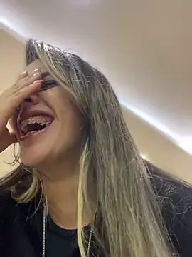 Snapshot of Emilia_Bakerr chatting on 03/20/25, 09:35 Emilia Bakerr online show from 03/20/25, 09:35