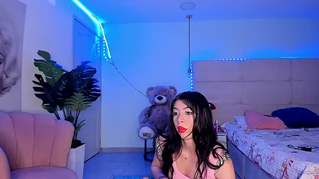 Marily Daniela  online show from 12/15/24, 04:07