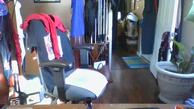 Daremeknot online show from 10/13/25, 05:13