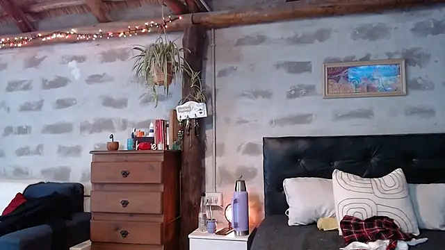 Snapshot of nenamalanenamala chatting on 10/30/25, 05:35 nenamalanenamala online show from 10/30/25, 05:35