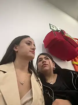 Snapshot of _Caroliinee_ chatting on 01/28/25, 07:21 Caroliinee online show from 01/28/25, 07:21