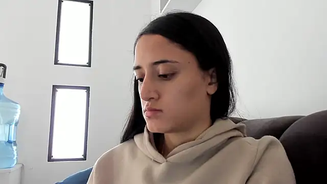 Snapshot of _Caroliinee_ chatting on 02/19/25, 04:22 Caroliinee online show from 02/19/25, 04:22