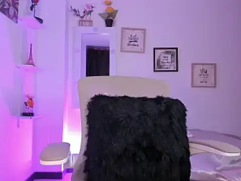 Snapshot of _Caroliinee_ chatting on 03/14/25, 11:43 Caroliinee online show from 03/14/25, 11:43