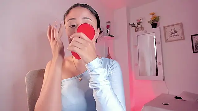 Snapshot of _Caroliinee_ chatting on 10/02/25, 06:37 Caroliinee online show from 10/02/25, 06:37