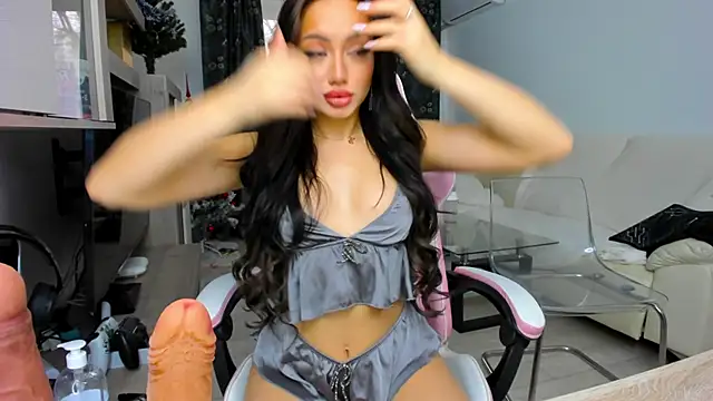 Snapshot of KaylaLaine chatting on 02/05/25, 06:13 KaylaLaine online show from 02/05/25, 06:13