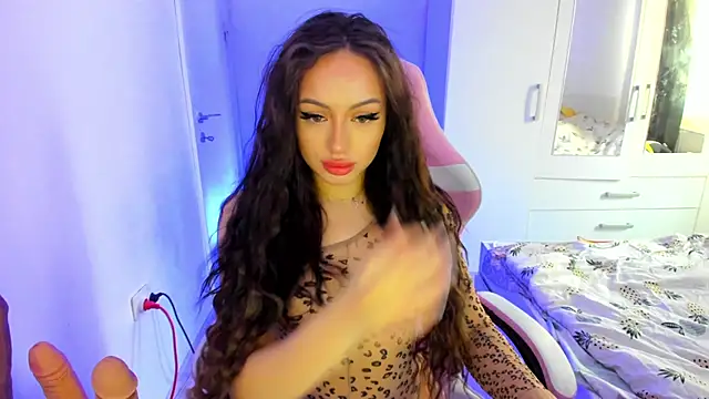 Snapshot of KaylaLaine chatting on 03/15/25, 06:36 KaylaLaine online show from 03/15/25, 06:36