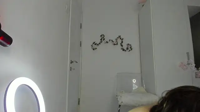 Snapshot of KaylaLaine chatting on 09/22/25, 06:04 KaylaLaine online show from 09/22/25, 06:04
