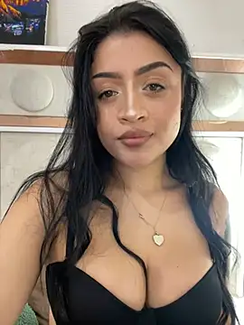 lucianaroy online show from 02/11/25, 08:52