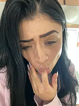 lucianaroy online show from 03/08/25, 06:10