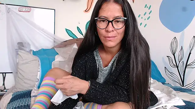 Snapshot of lupita84 chatting on 12/14/25, 05:18 lupita84 online show from 12/14/25, 05:18