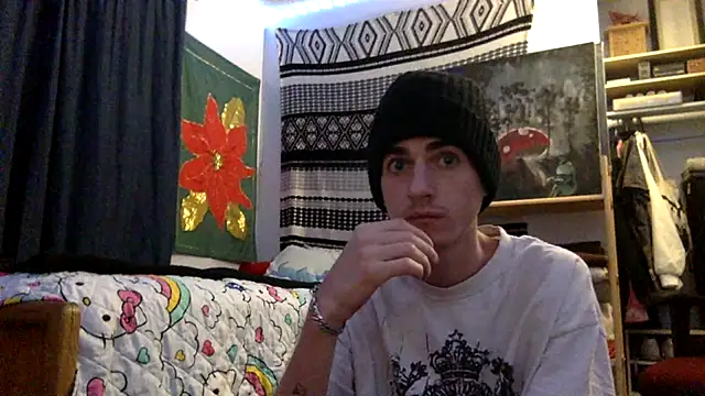 Snapshot of spicylaboi chatting on 12/15/25, 09:35 spicylaboi online show from 12/15/25, 09:35