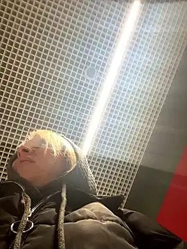 LikaCat online show from 10/05/25, 04:11