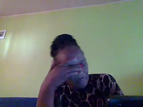 Snapshot of Shaz_brown chatting on 01/03/25, 05:17 Shaz brown online show from 01/03/25, 05:17