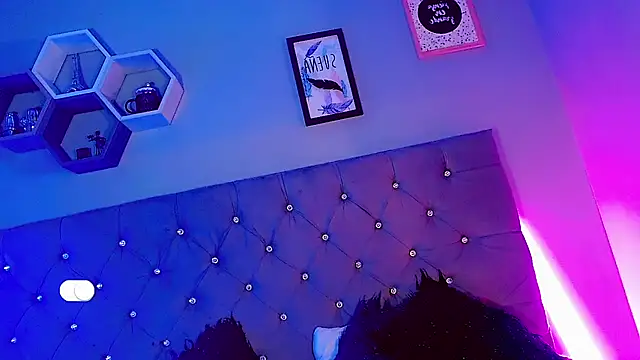 Snapshot of Ashlycuute chatting on 12/14/24, 08:18 Ashlycuute online show from 12/14/24, 08:18