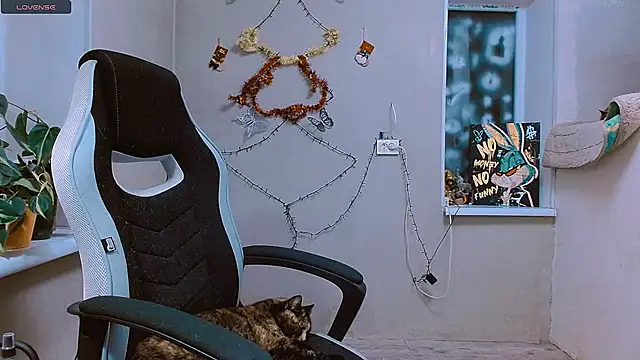 Snapshot of RosaJil chatting on 12/19/25, 08:27 RosaJil online show from 12/19/25, 08:27