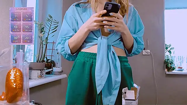 Snapshot of RosaJil chatting on 02/13/26, 01:18 RosaJil online show from 02/13/26, 01:18