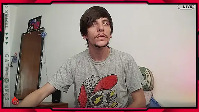 Snapshot of tobix_ chatting on 01/10/25, 08:15 tobix online show from 01/10/25, 08:15