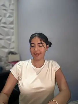 MarianaBenz online show from 03/09/25, 03:01