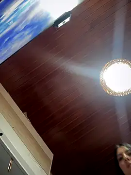 MarianaBenz online show from 12/16/25, 12:04