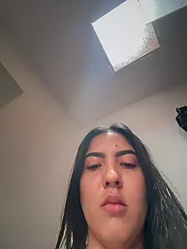 Snapshot of MarianaBenz chatting on 03/20/26, 01:49 MarianaBenz online show from 03/20/26, 01:49