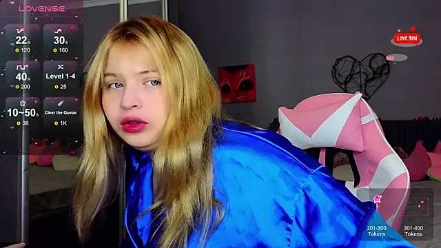 Snapshot of shy_blondiee chatting on 02/06/25, 10:43 shy blondiee online show from 02/06/25, 10:43