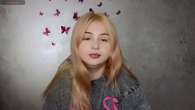 Snapshot of shy_blondiee chatting on 09/15/25, 07:47 shy blondiee online show from 09/15/25, 07:47